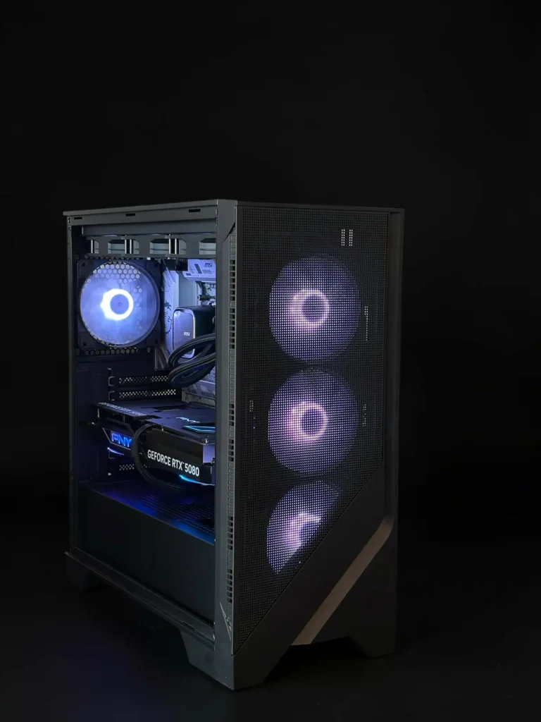 PC Gamer sur mesure Tiamat - boitier mesh RTX 5080 ventilateurs blancs