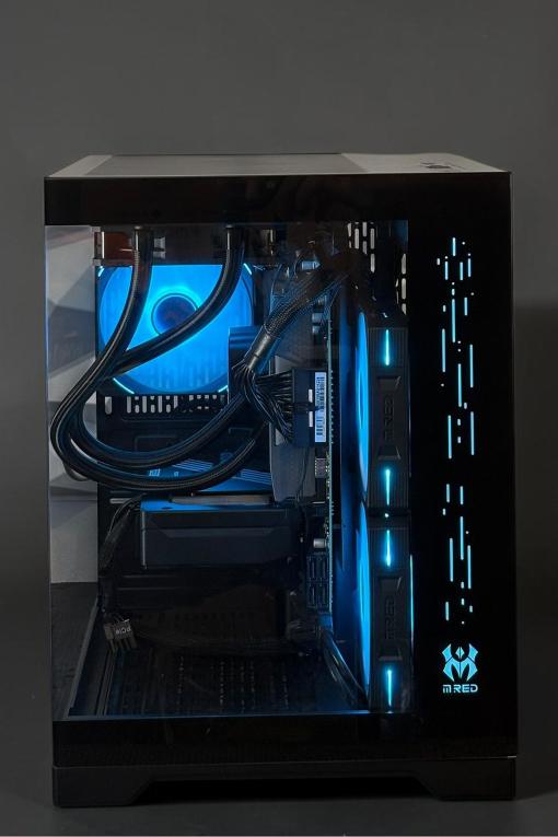 PC gamer Config du Mois HardwareModding — boîtier M.RED vitré, watercooling AIO 240 mm et éclairage RGB personnalisable